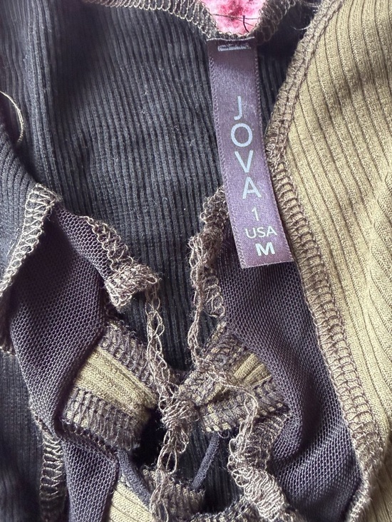 Olive & Black Lace-Up Mesh Crop Tank Top - Picture 2 of 5